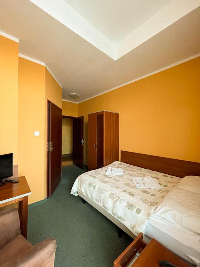 Hotel Sens Mierzyn  エクステリア 写真