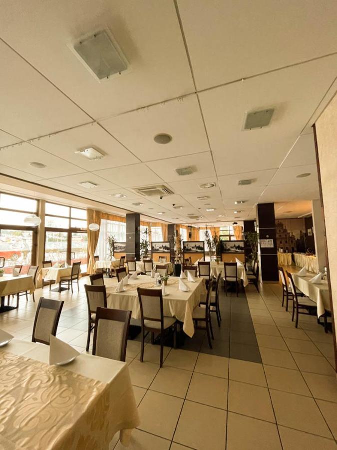Hotel Sens Mierzyn  エクステリア 写真