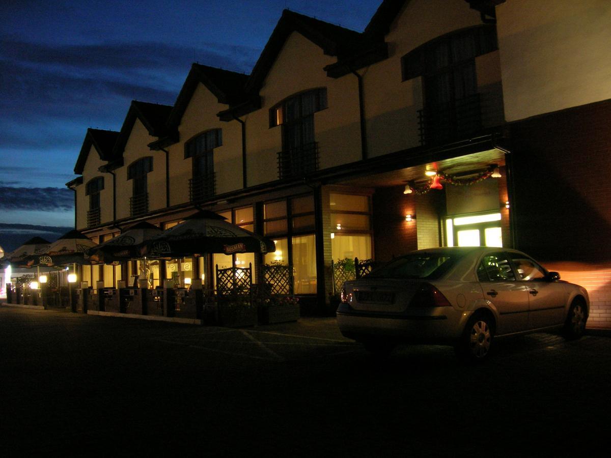 Hotel Sens Mierzyn  エクステリア 写真